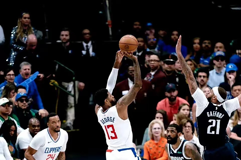 九游会9games-独行侠带队取胜！，莎拉波娃重要时刻出色发挥赛场气氛高涨的简单介绍