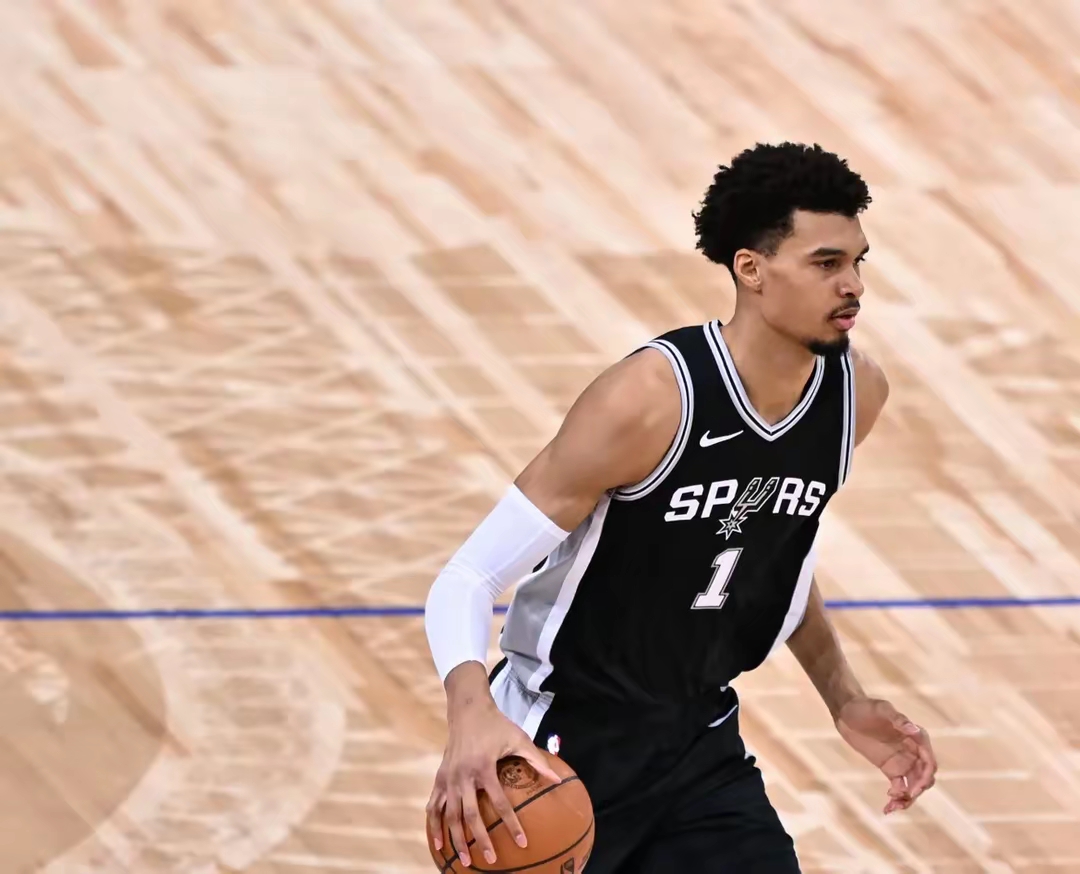 今夜圣安东尼奥马刺刷新队史纪录——NBA季后赛节点到来,悬念犹存,阵容厚度经受考验的简单介绍 今夜圣安东尼奥马刺刷新队史纪录——NBA季后赛节点到来,悬念犹存,阵容厚度经受考验的简单介绍